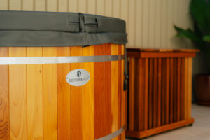 Outdoor bath in the private relaxation area at Poinciana Holiday House
